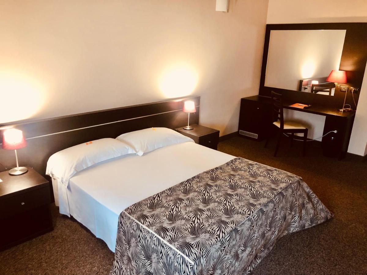 Hotel Malpensa Inn Aereoporto Tornavento  Extérieur photo