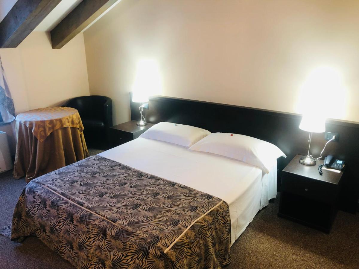 Hotel Malpensa Inn Aereoporto Tornavento  Extérieur photo