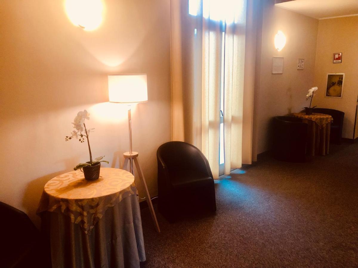 Hotel Malpensa Inn Aereoporto Tornavento  Extérieur photo